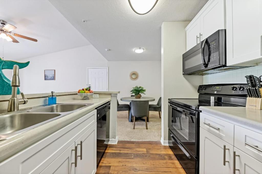 Designed 2Br With Balcony Pool And Gym Bradenton Exterior photo