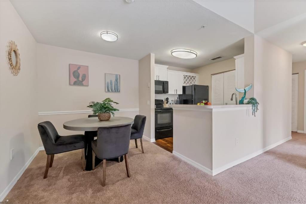 Designed 2Br With Balcony Pool And Gym Bradenton Exterior photo