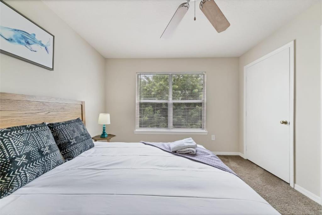 Designed 2Br With Balcony Pool And Gym Bradenton Exterior photo